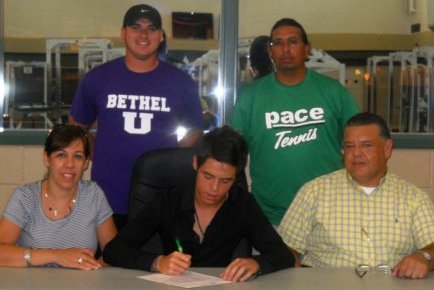 Cesar Fernandez Signs with Bethel Tennis